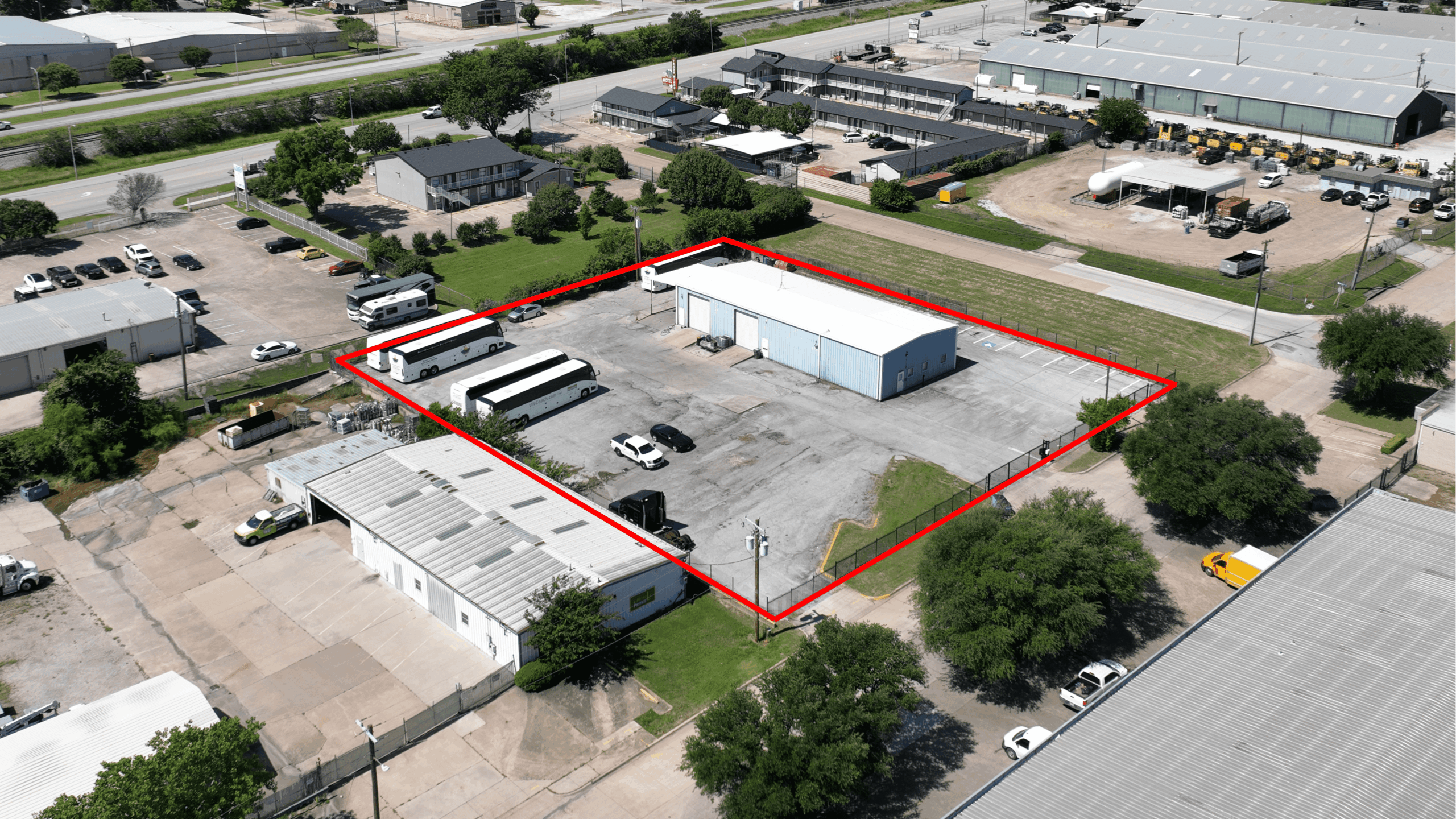 Lee & Associates Dallas-Fort Worth Negotiates IOS sale of a 4,000 SF Shop on 1 Acre